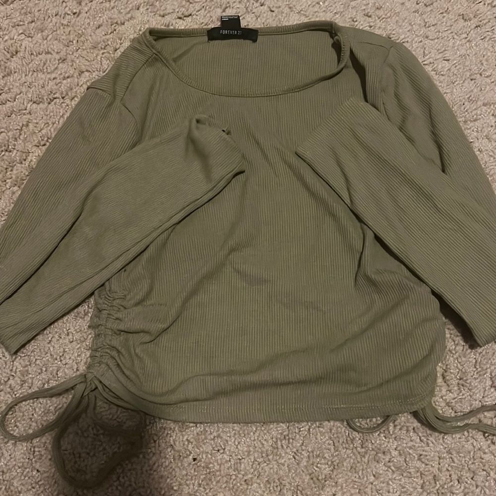 green forever 21 long sleeve crop top!